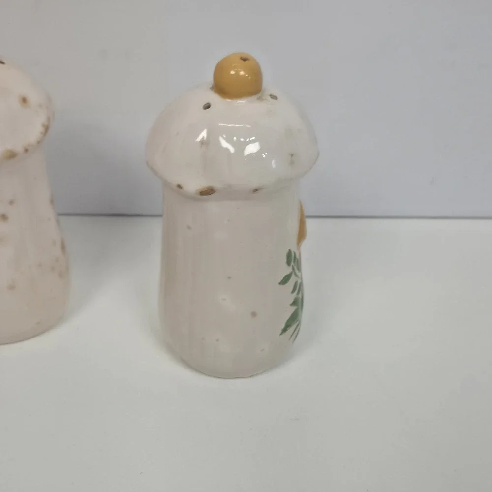 Vintage Mushroom Salt And Pepper Shakers  1974 4.5